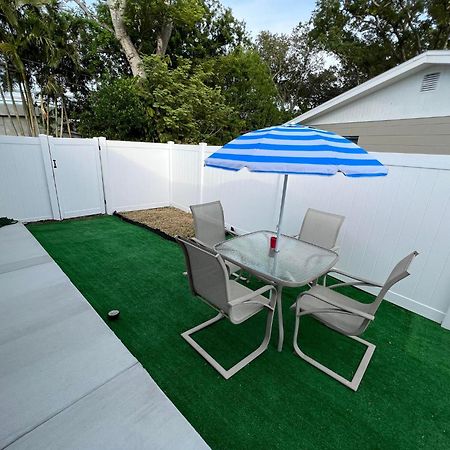 Cozy Private Studio W/Own Yard - 3Mi From Beach 세미놀 외부 사진