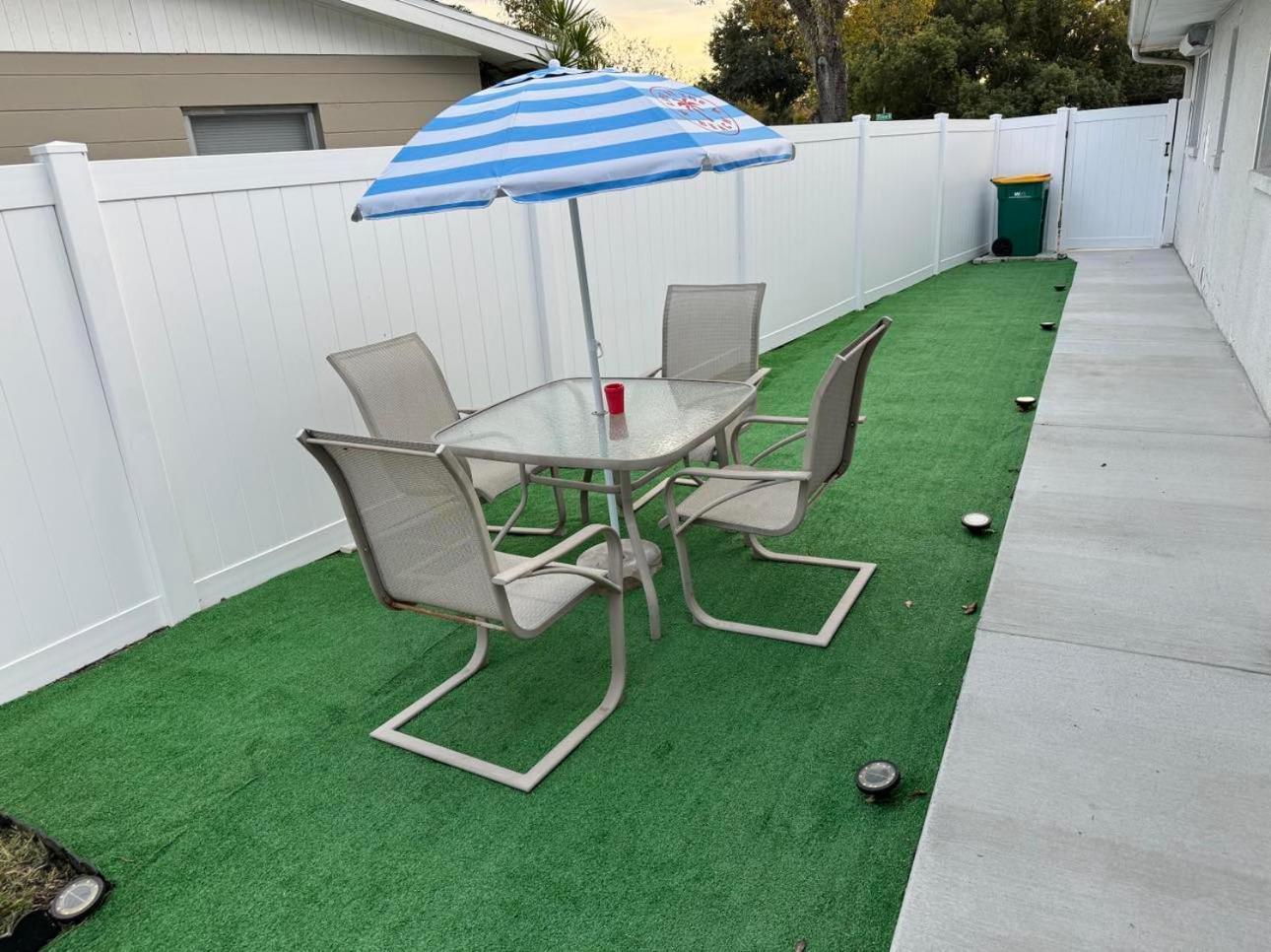Cozy Private Studio W/Own Yard - 3Mi From Beach 세미놀 외부 사진