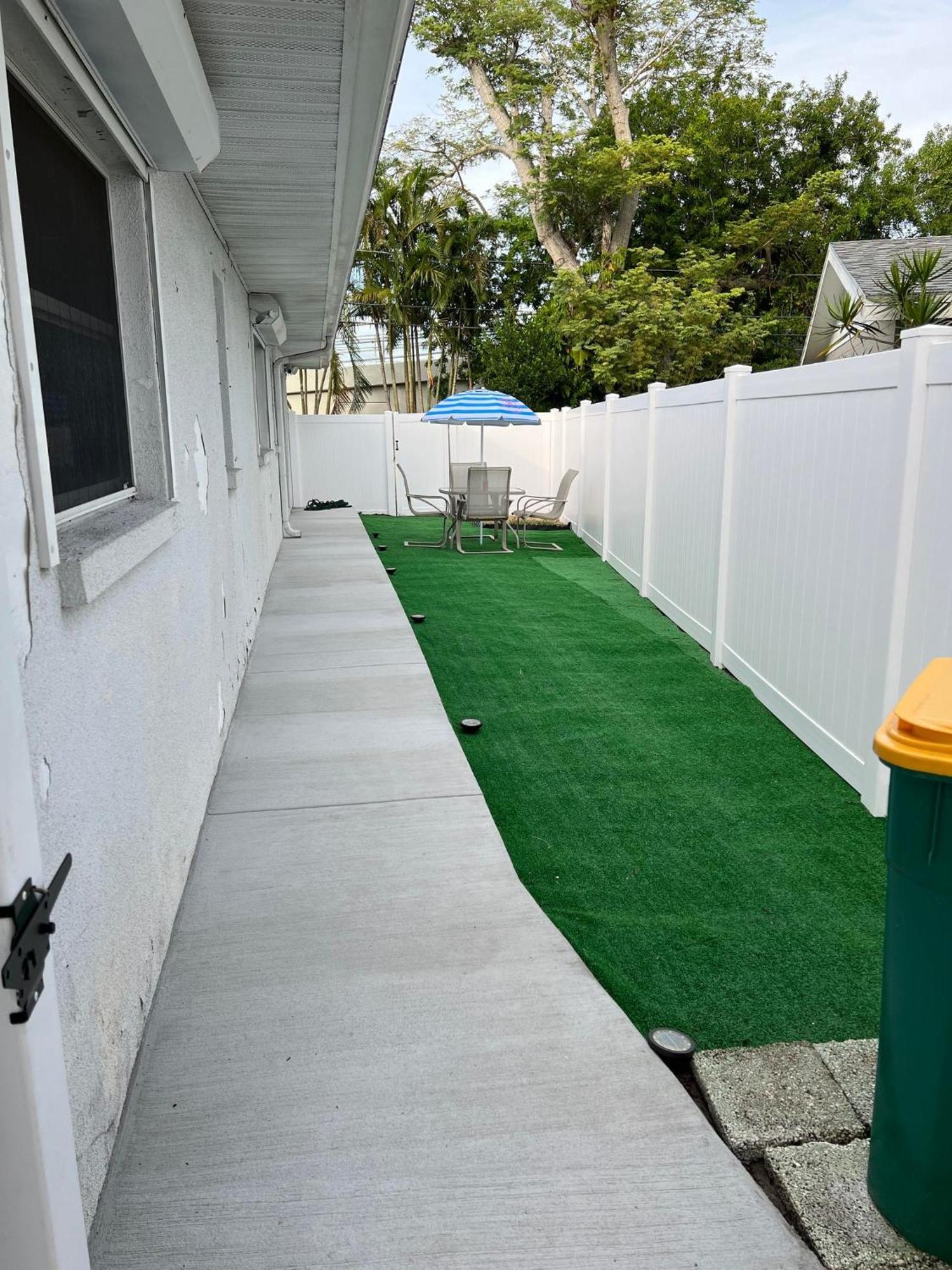 Cozy Private Studio W/Own Yard - 3Mi From Beach 세미놀 외부 사진