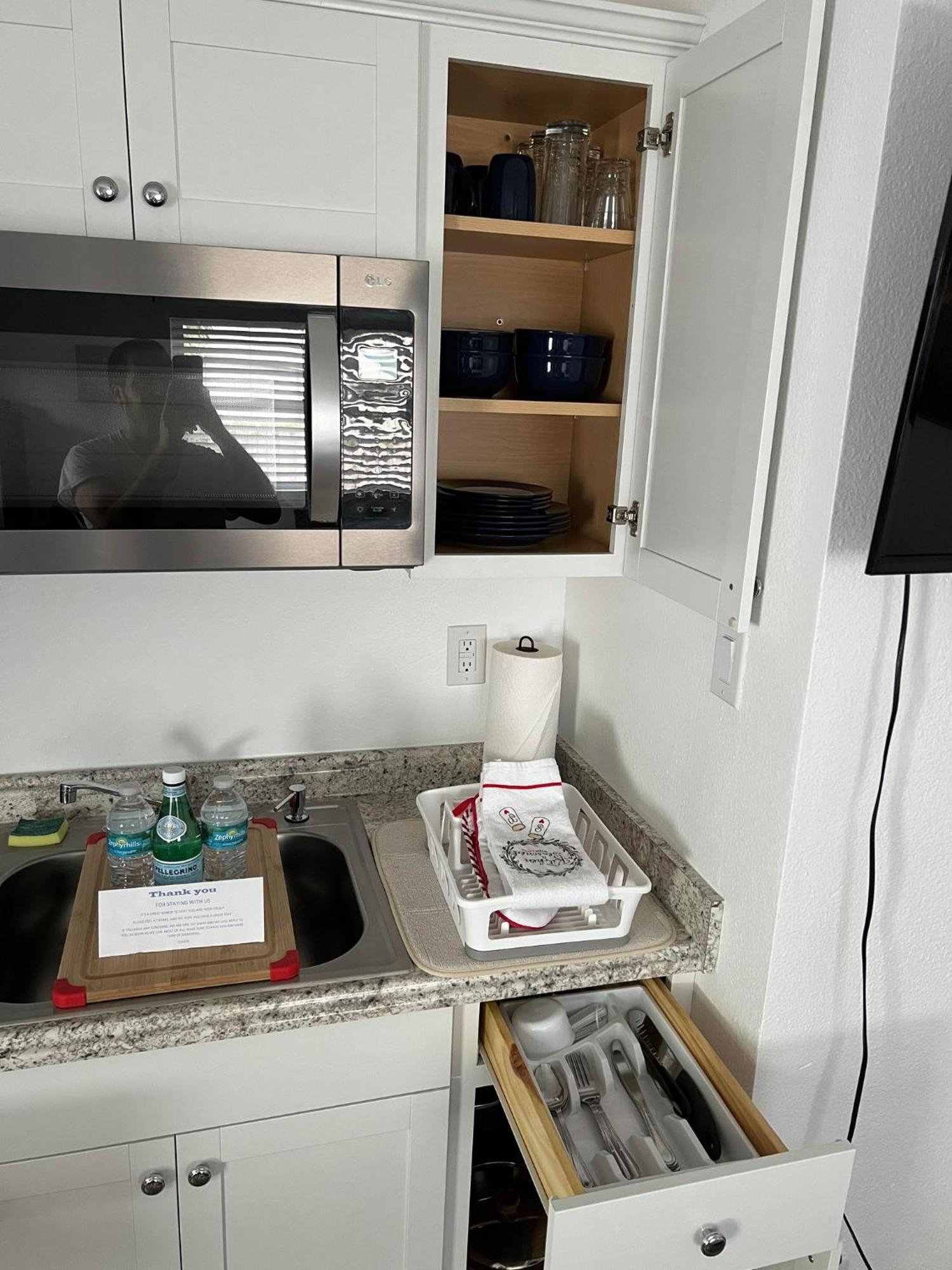 Cozy Private Studio W/Own Yard - 3Mi From Beach 세미놀 외부 사진