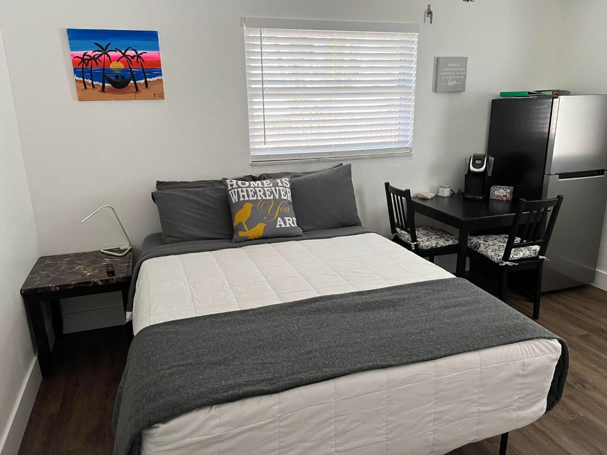 Cozy Private Studio W/Own Yard - 3Mi From Beach 세미놀 외부 사진